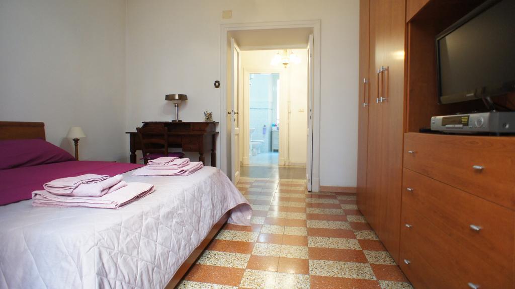 Angoletto Di Trastevere Rome Exterior photo